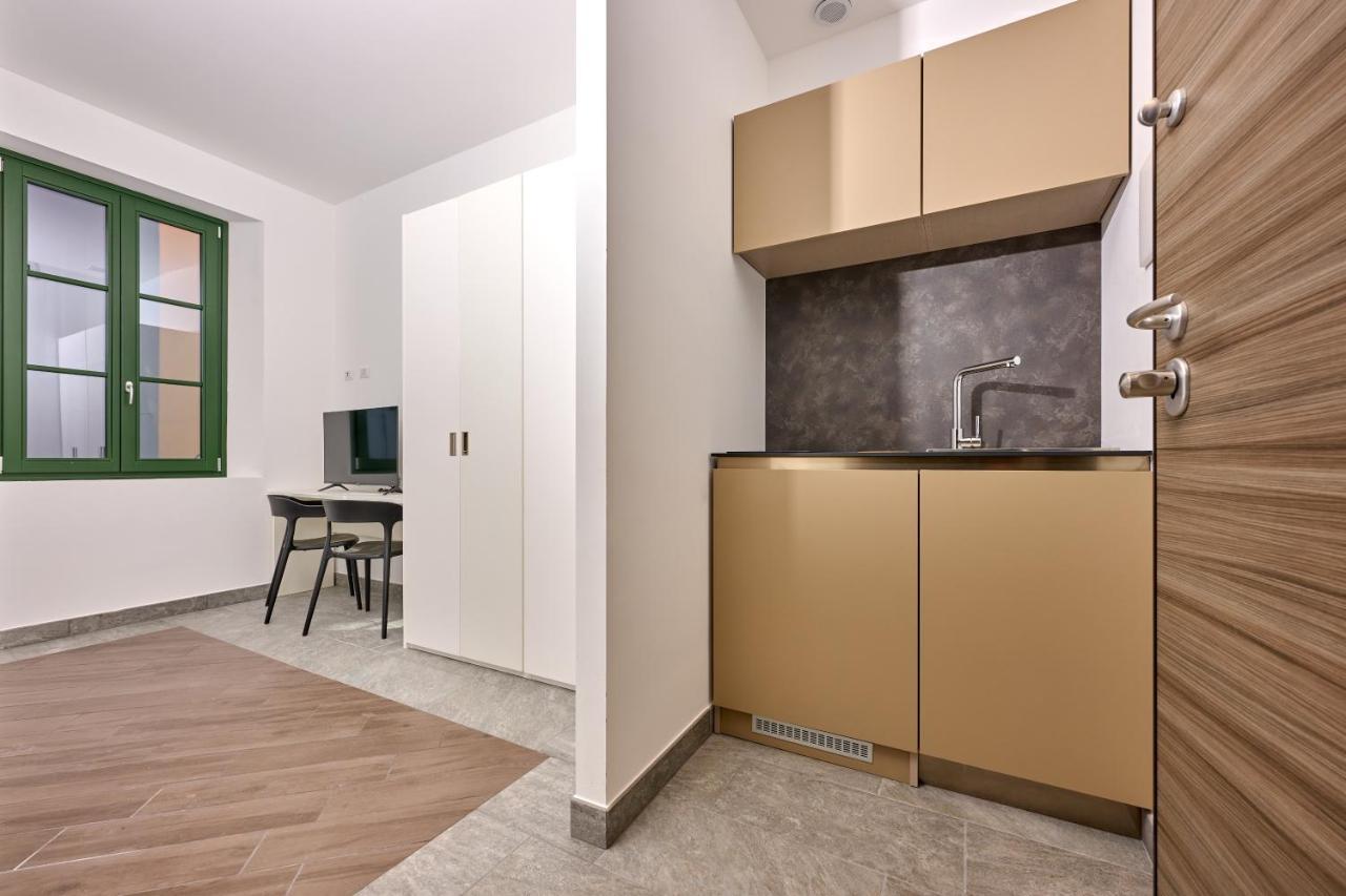 Ca Del Lasco - Modern Apartments In Classic Villa بيلانو المظهر الخارجي الصورة